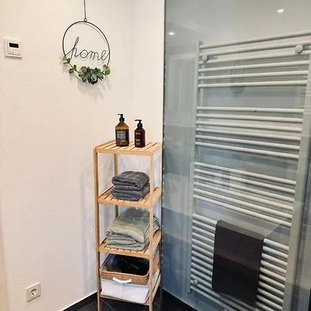 Moderne Zum Wohlfuehlen 아파트 *