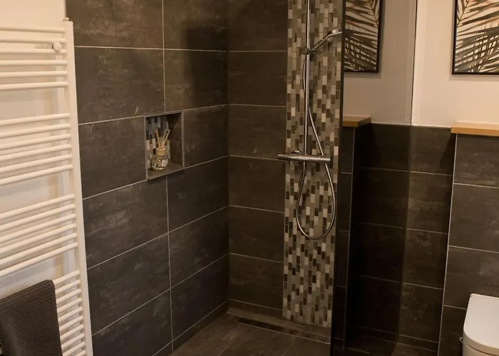 Moderne Zum Wohlfuehlen Lägenhet *